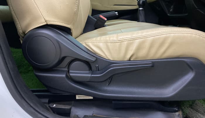 2021 Honda City 1.5L I-VTEC VX, Petrol, Manual, 39,384 km, Driver Side Adjustment Panel
