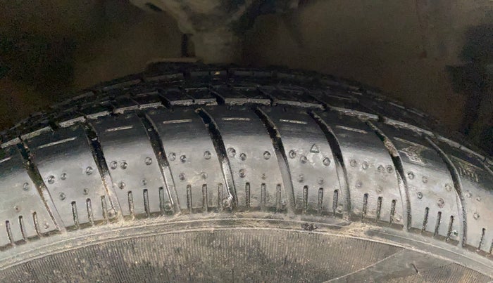 2021 Maruti Celerio VXI CNG, CNG, Manual, 23,758 km, Right Front Tyre Tread