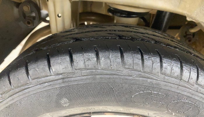 2017 Maruti Alto 800 LXI, Petrol, Manual, 70,239 km, Right Rear Tyre Tread