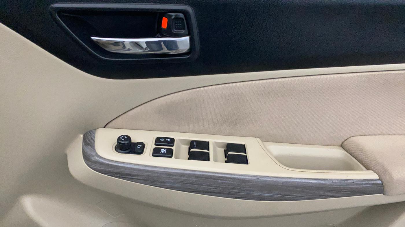 2021 Maruti Dzire ZXI AMT, Petrol, Automatic, 79,829 km, Driver Side Door Panels Control
