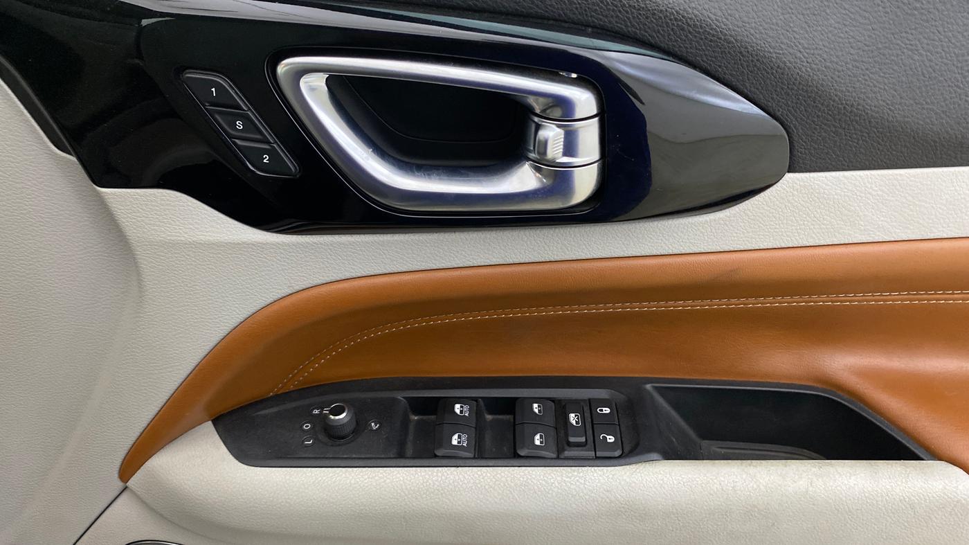 2021 Jeep Compass LIMITED (O) 1.4 PETROL DCT, Petrol, Automatic, 48,446 km, Driver Side Door Panels Control