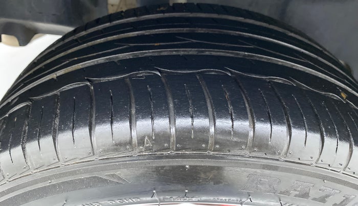 2020 Maruti Swift VXI D, Petrol, Manual, 55,626 km, Right Rear Tyre Tread