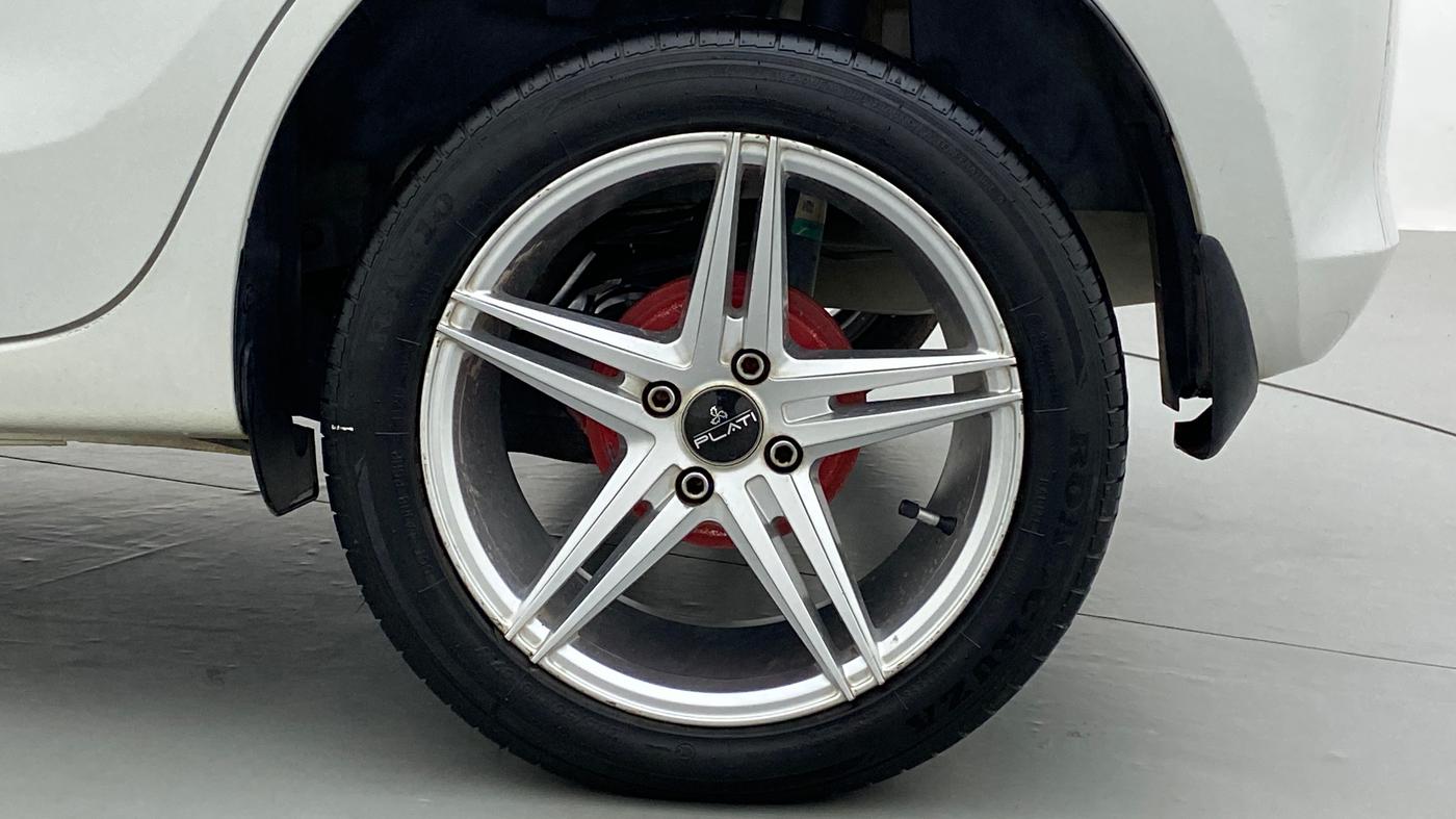 2020 Maruti Swift VXI D, Petrol, Manual, 55,626 km, Left Rear Wheel
