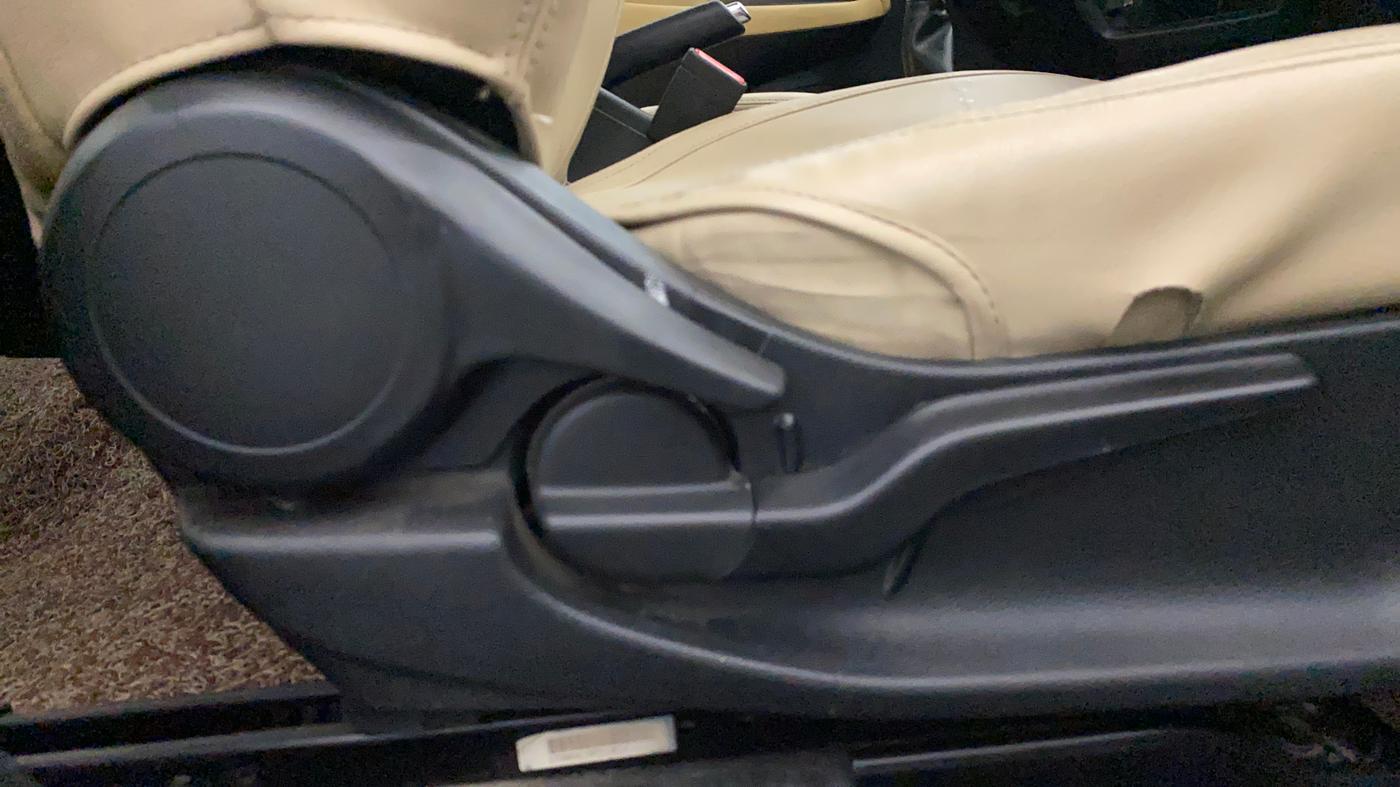 2022 Honda City 1.5L I-DTEC V, Diesel, Manual, 1,31,259 km, Driver Side Adjustment Panel