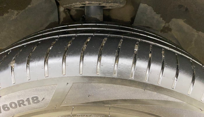 2018 Mahindra XUV500 W11 AT, Diesel, Automatic, 85,907 km, Right Front Tyre Tread