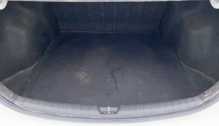 2018 Hyundai Verna 1.6 SX VTVT, Petrol, Manual, 49,212 km, Boot Inside View