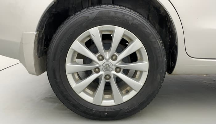 2014 Maruti Ertiga ZDI, Diesel, Manual, 49,165 km, Right Rear Wheel
