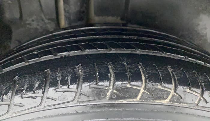 2014 Maruti Ertiga ZDI, Diesel, Manual, 49,165 km, Right Rear Tyre Tread