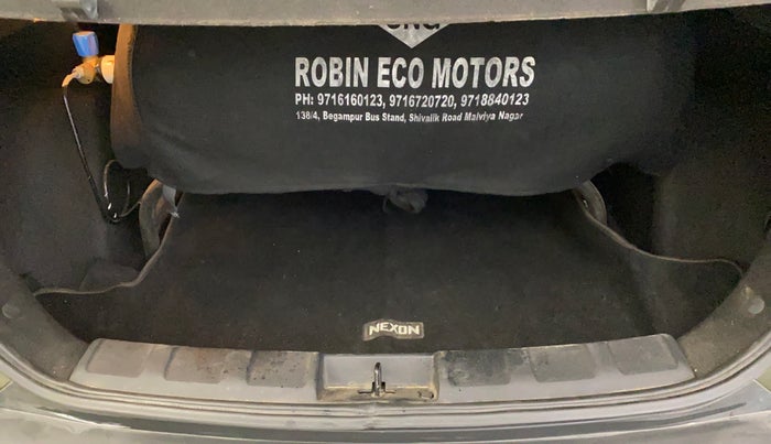 2023 Tata NEXON XMA PETROL, CNG, Automatic, 17,349 km, Boot Inside