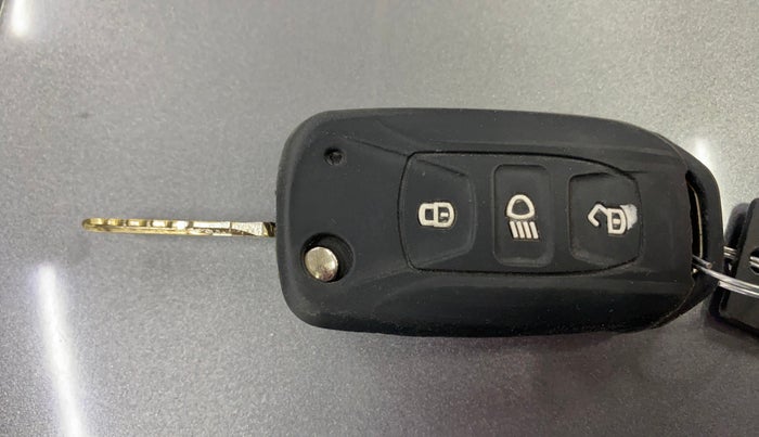 2018 Tata TIGOR XM PETROL, Petrol, Manual, 57,871 km, Key Close Up