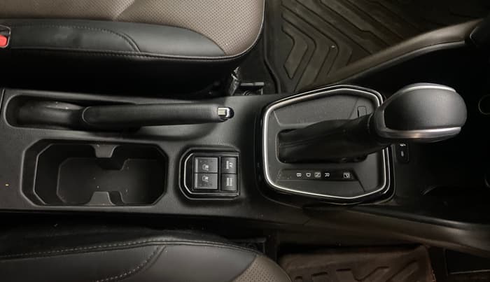 2022 Toyota URBAN CRUISER HYRYDER V HYBRID, Hybrid, Automatic, 62,556 km, Gear Lever