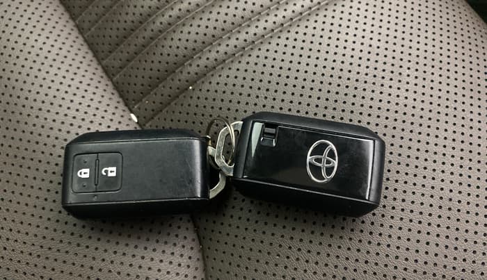 2022 Toyota URBAN CRUISER HYRYDER V HYBRID, Hybrid, Automatic, 62,556 km, Key Close Up