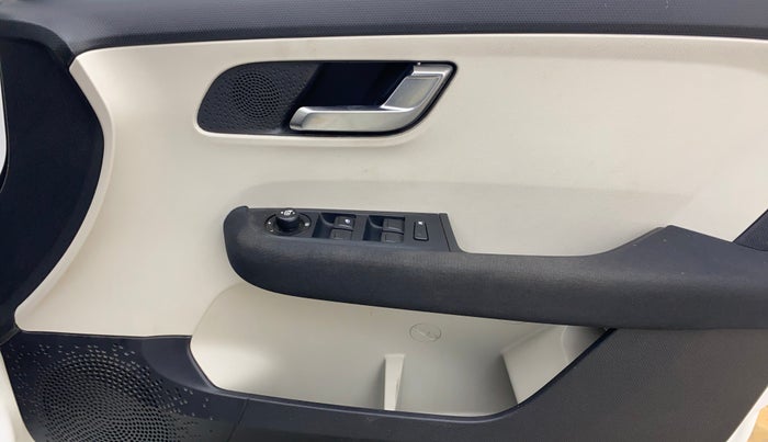 2023 Tata ALTROZ XZ PLUS SUNROOF CNG, CNG, Manual, 41,807 km, Driver Side Door Panels Control