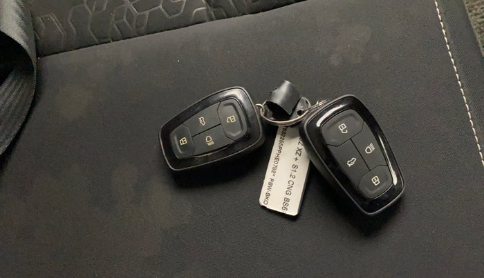 2023 Tata ALTROZ XZ PLUS SUNROOF CNG, CNG, Manual, 41,807 km, Key Close Up