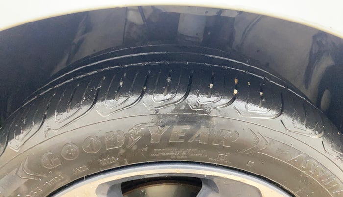 2023 Tata ALTROZ XZ PLUS SUNROOF CNG, CNG, Manual, 41,807 km, Right Front Tyre Tread