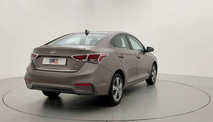 2018 Hyundai Verna 1.6 SX VTVT, Petrol, Manual, 23,550 km, Right Back Diagonal