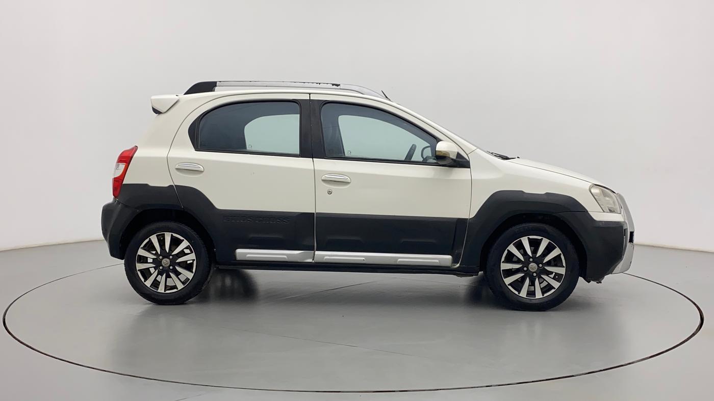2014 Toyota Etios CROSS 1.4 VD, Diesel, Manual, 84,423 km, Right Side View