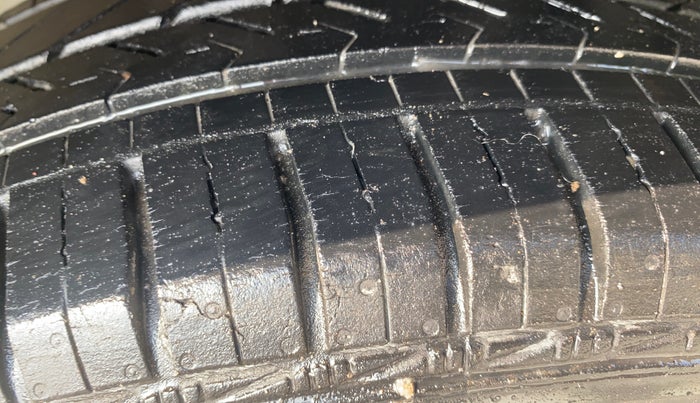 2018 Hyundai Grand i10 SPORTZ 1.2 KAPPA VTVT, Petrol, Manual, 30,616 km, Left Rear Tyre Tread