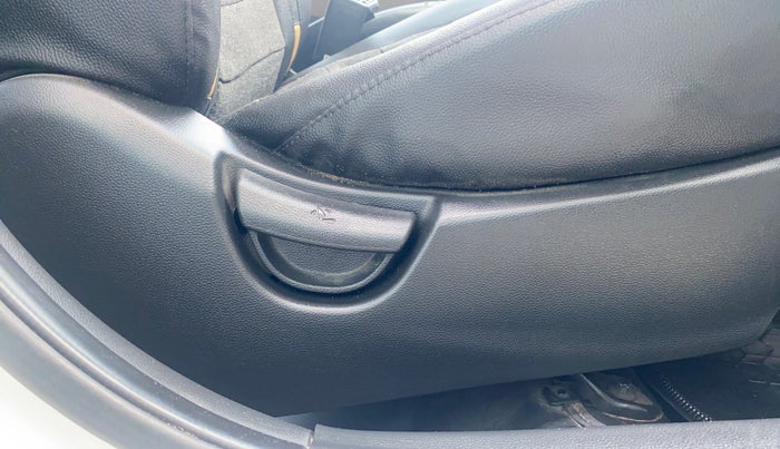 2018 Hyundai Grand i10 SPORTZ 1.2 KAPPA VTVT, Petrol, Manual, 30,616 km, Driver Side Adjustment Panel