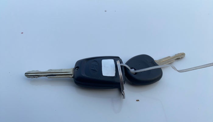 2018 Hyundai Grand i10 SPORTZ 1.2 KAPPA VTVT, Petrol, Manual, 30,616 km, Key Close Up