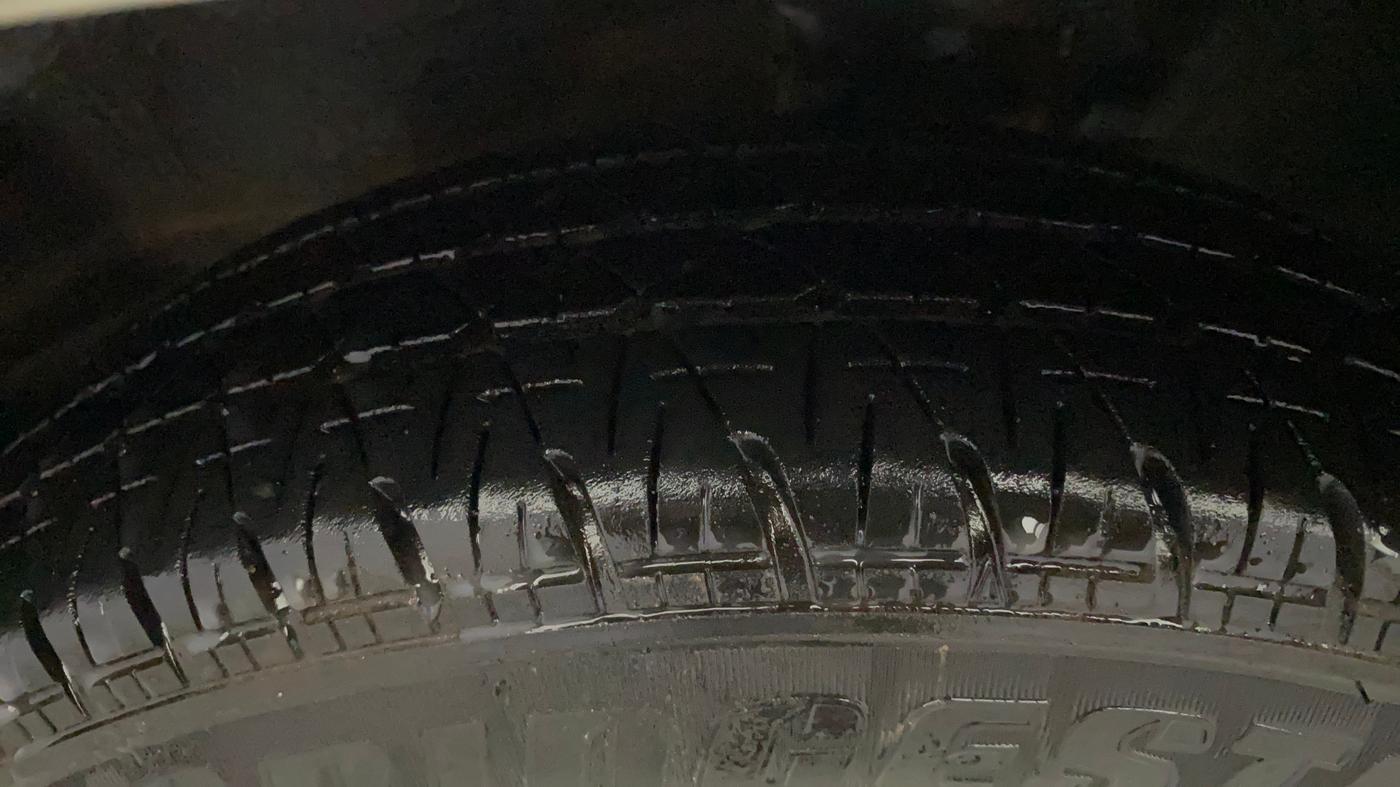2015 Maruti Alto 800 VXI, Petrol, Manual, 49,127 km, Left Front Tyre Tread
