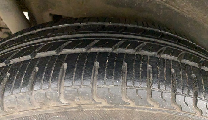 2015 Maruti Wagon R 1.0 VXI, Petrol, Manual, 60,343 km, Right Rear Tyre Tread