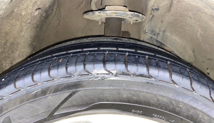 2015 Maruti Baleno ZETA PETROL 1.2, Petrol, Manual, 96,150 km, Right Front Tyre Tread