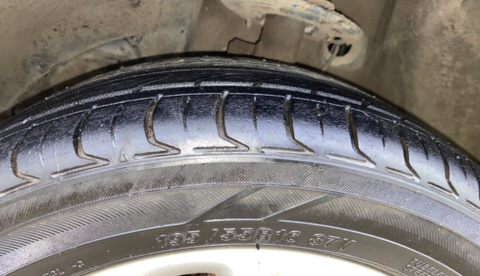 2015 Maruti Baleno ZETA PETROL 1.2, Petrol, Manual, 96,150 km, Left Front Tyre Tread