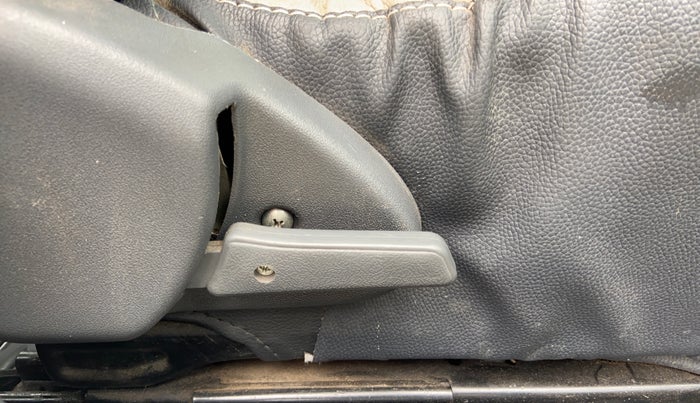 2016 Maruti Alto 800 LXI, Petrol, Manual, 28,127 km, Driver Side Adjustment Panel