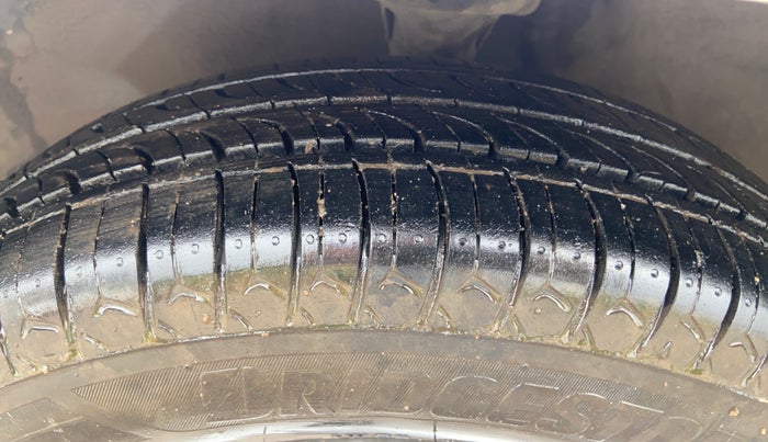 2016 Maruti Alto 800 LXI, Petrol, Manual, 28,127 km, Left Front Tyre Tread