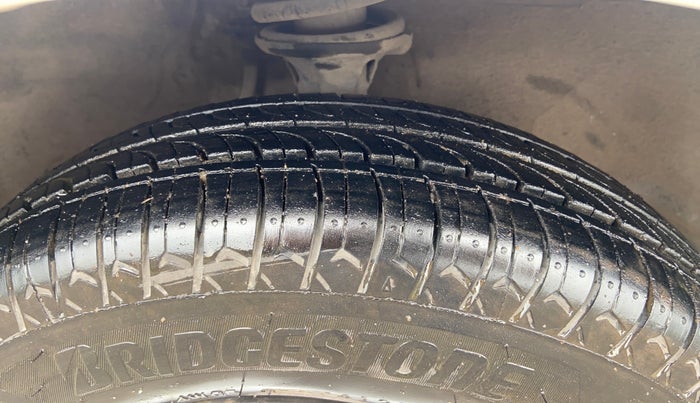2016 Maruti Alto 800 LXI, Petrol, Manual, 28,127 km, Right Front Tyre Tread