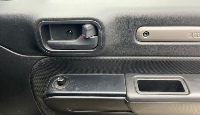 2025 Mahindra Thar LX D HT 2WD MT, Diesel, Manual, 10,310 km, Driver Side Door Panels Control