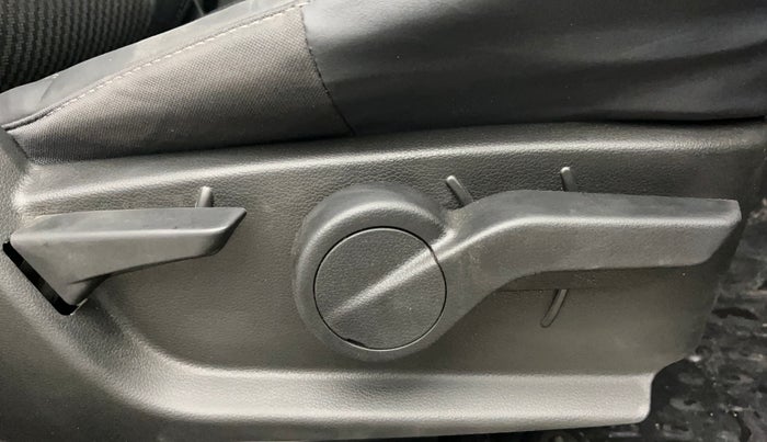 2025 Mahindra Thar LX D HT 2WD MT, Diesel, Manual, 10,310 km, Driver Side Adjustment Panel