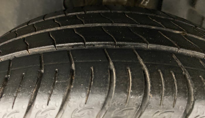 2021 Tata ALTROZ XZ 1.2, Petrol, Manual, 5,950 km, Left Front Tyre Tread