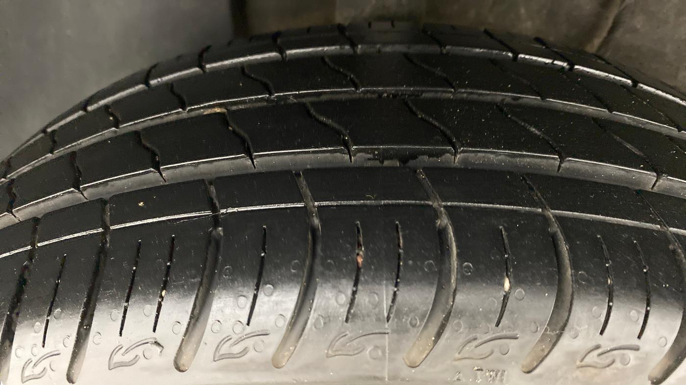 2021 Tata ALTROZ XZ 1.2, Petrol, Manual, 5,950 km, Right Rear Tyre Tread