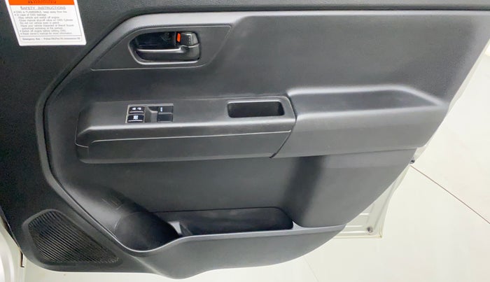 2021 Maruti New Wagon-R 1.0 Lxi (o) cng, CNG, Manual, 51,968 km, Driver Side Door Panels Control