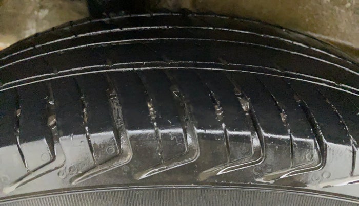 2021 Maruti New Wagon-R 1.0 Lxi (o) cng, CNG, Manual, 51,968 km, Left Front Tyre Tread