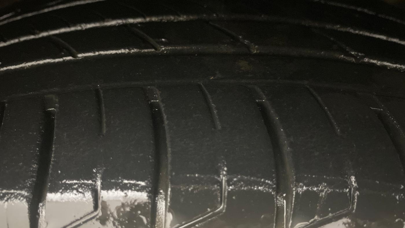2012 Hyundai Sonata 2.4 GDI MT, Petrol, Manual, 53,260 km, Right Front Tyre Tread