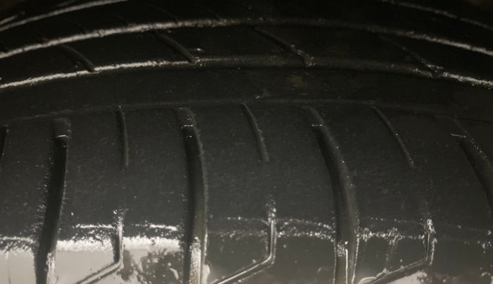 2012 Hyundai Sonata 2.4 GDI MT, Petrol, Manual, 53,283 km, Right Front Tyre Tread