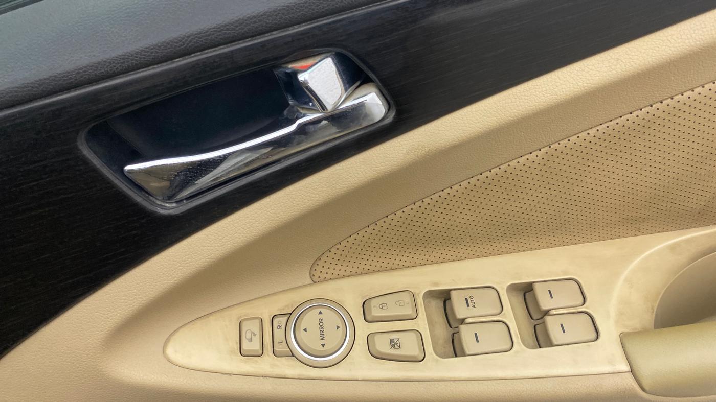 2012 Hyundai Sonata 2.4 GDI MT, Petrol, Manual, 53,260 km, Driver Side Door Panels Control