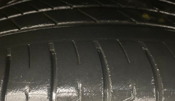 2012 Hyundai Sonata 2.4 GDI MT, Petrol, Manual, 53,283 km, Left Front Tyre Tread