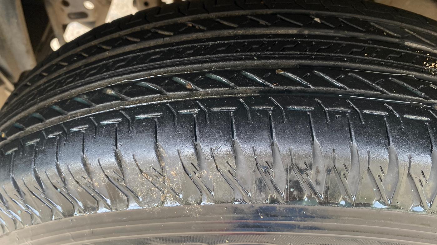 2023 Maruti JIMNY ALPHA ALL GRIP PRO MT, Petrol, Manual, 35,450 km, Left Front Tyre Tread
