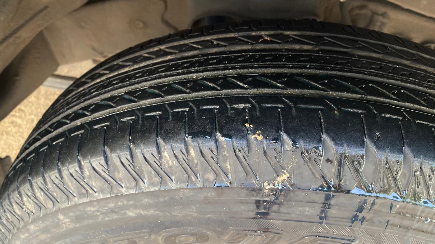 2023 Maruti JIMNY ALPHA ALL GRIP PRO MT, Petrol, Manual, 35,450 km, Right Front Tyre Tread