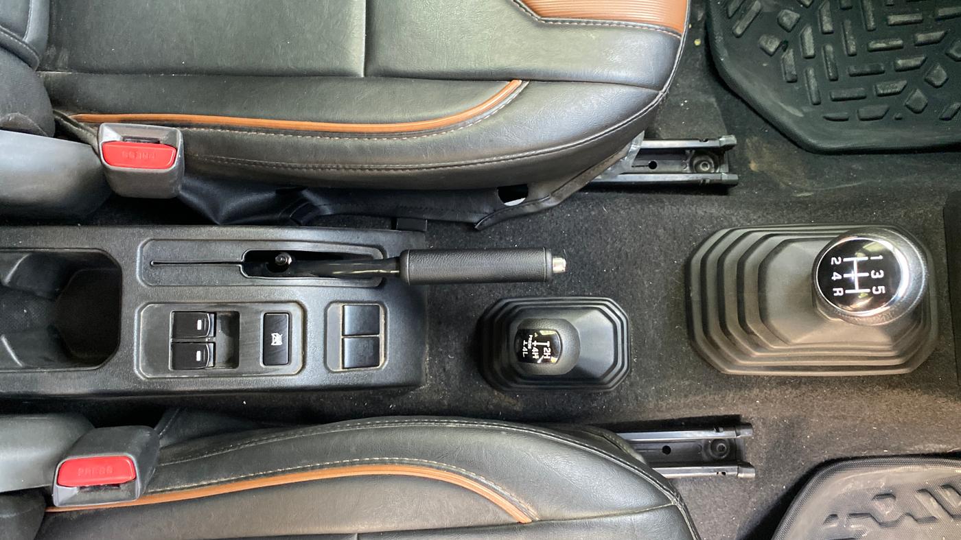 2023 Maruti JIMNY ALPHA ALL GRIP PRO MT, Petrol, Manual, 35,450 km, Gear Lever