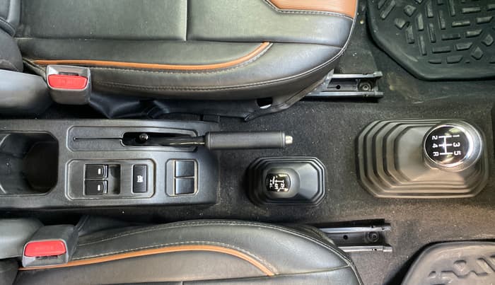 2023 Maruti JIMNY ALPHA ALL GRIP PRO MT, Petrol, Manual, 35,450 km, Gear Lever