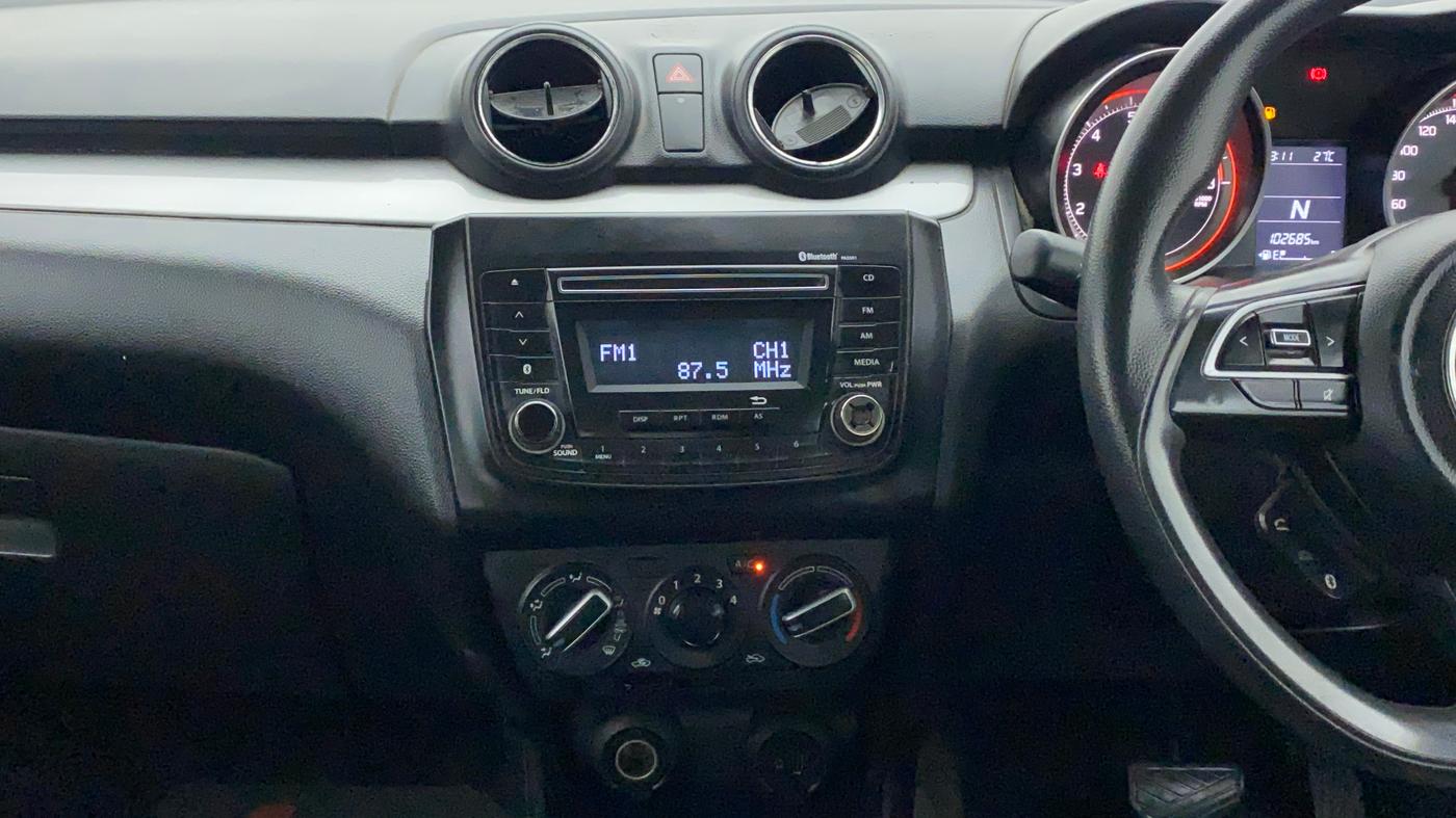 2018 Maruti Swift VXI AMT, Petrol, Automatic, 1,02,685 km, Air Conditioner