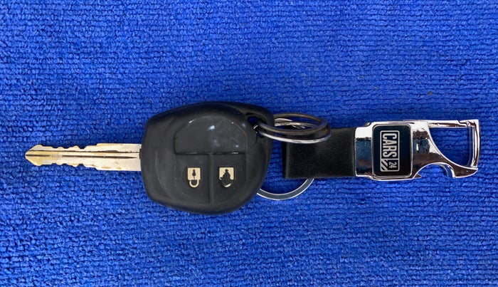2018 Maruti Swift VXI AMT, Petrol, Automatic, 1,02,685 km, Key Close Up