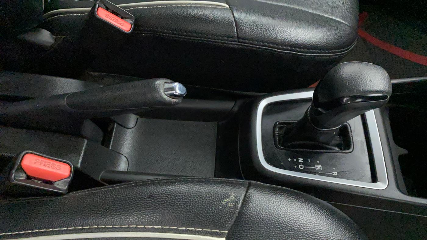 2018 Maruti Swift VXI AMT, Petrol, Automatic, 1,02,685 km, Gear Lever