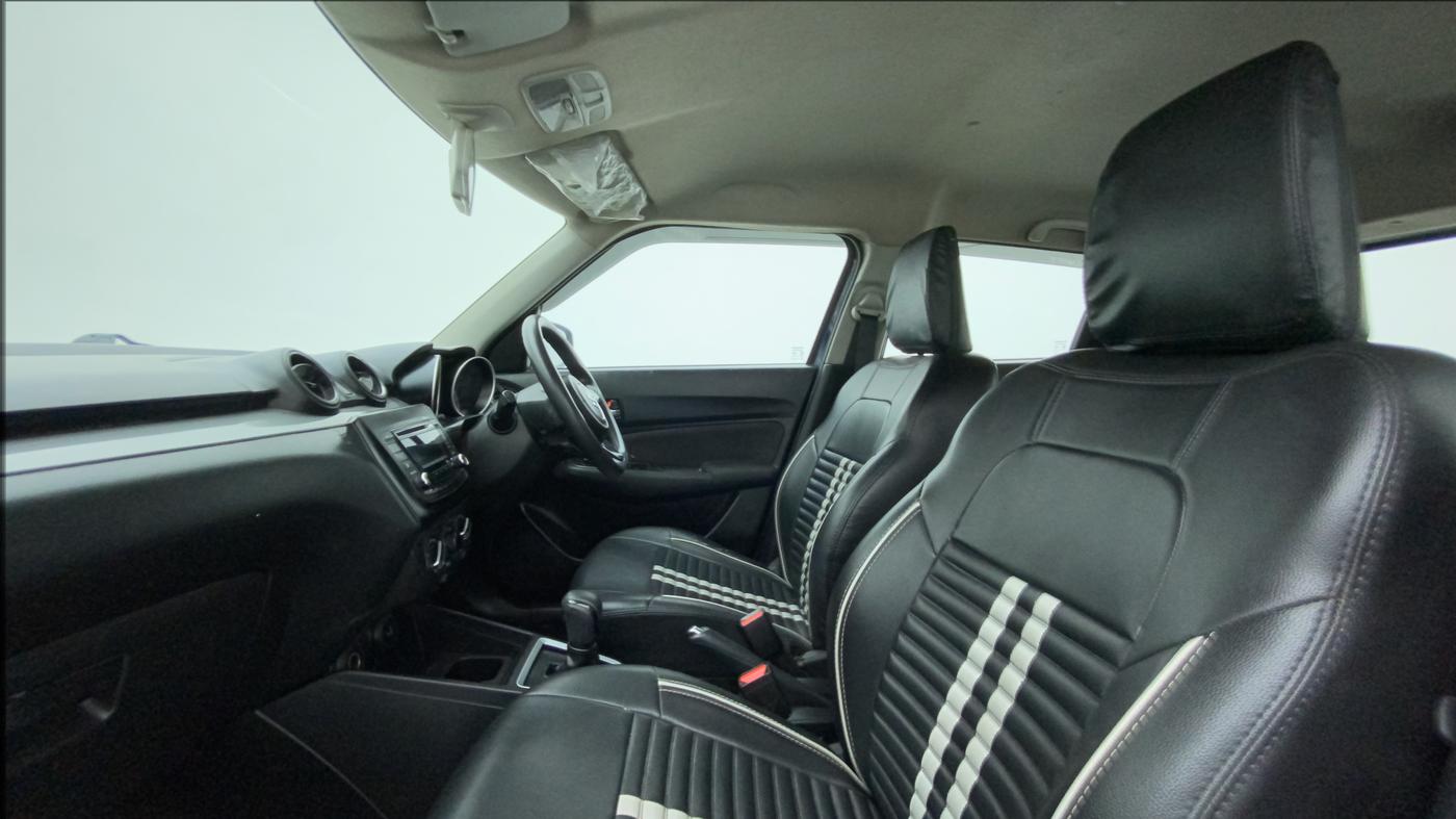 2018 Maruti Swift VXI AMT, Petrol, Automatic, 1,02,685 km, Right Side Front Door Cabin