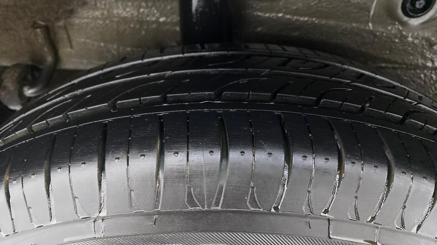 2018 Maruti Celerio ZXI D, Petrol, Manual, 17,156 km, Right Rear Tyre Tread